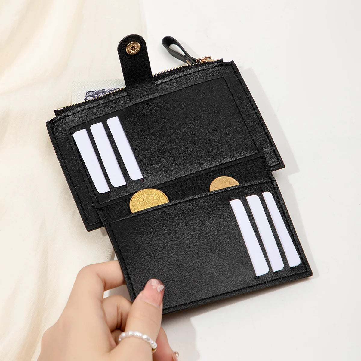 Minimalist and Fashionable Women's Short Card Bag