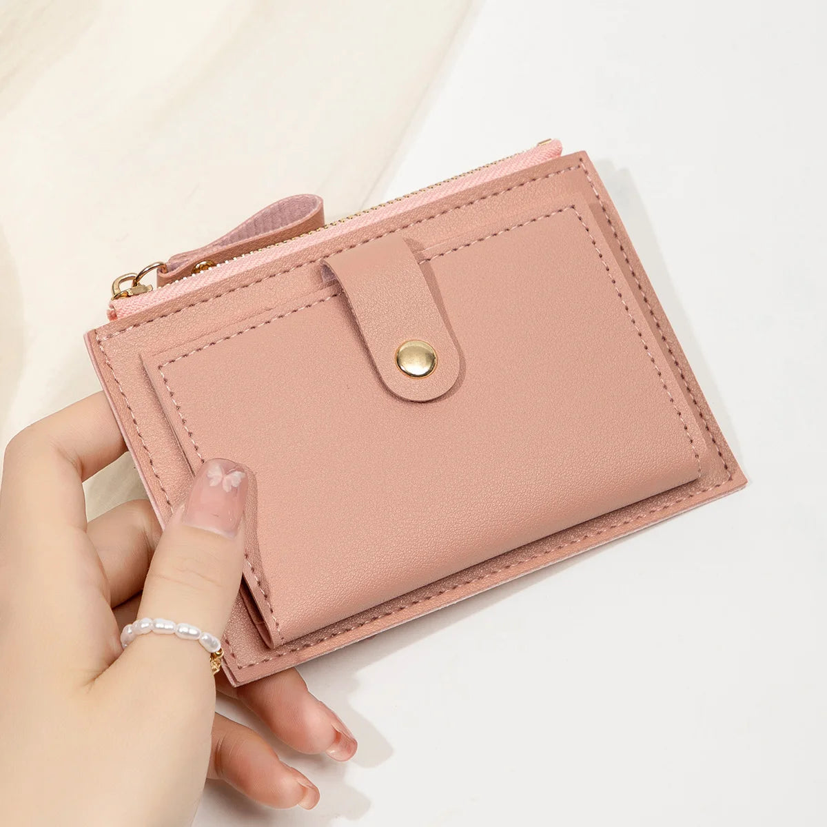 Minimalist and Fashionable Women's Short Card Bag